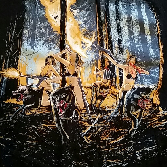 Threadless Tops - Threadless Hot Chicks on Wolves black tee shirt